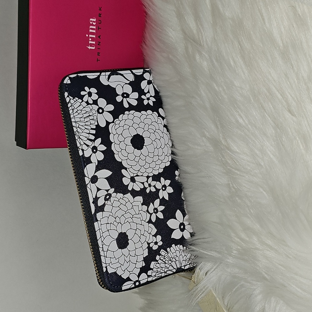 Trina Turk Blue and White Floral Full Zip Around Wallet - Picture 9 of 10